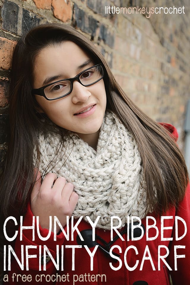Chunky Ribbed Infinity Scarf | a free crochet pattern by Little Monkeys Crochet