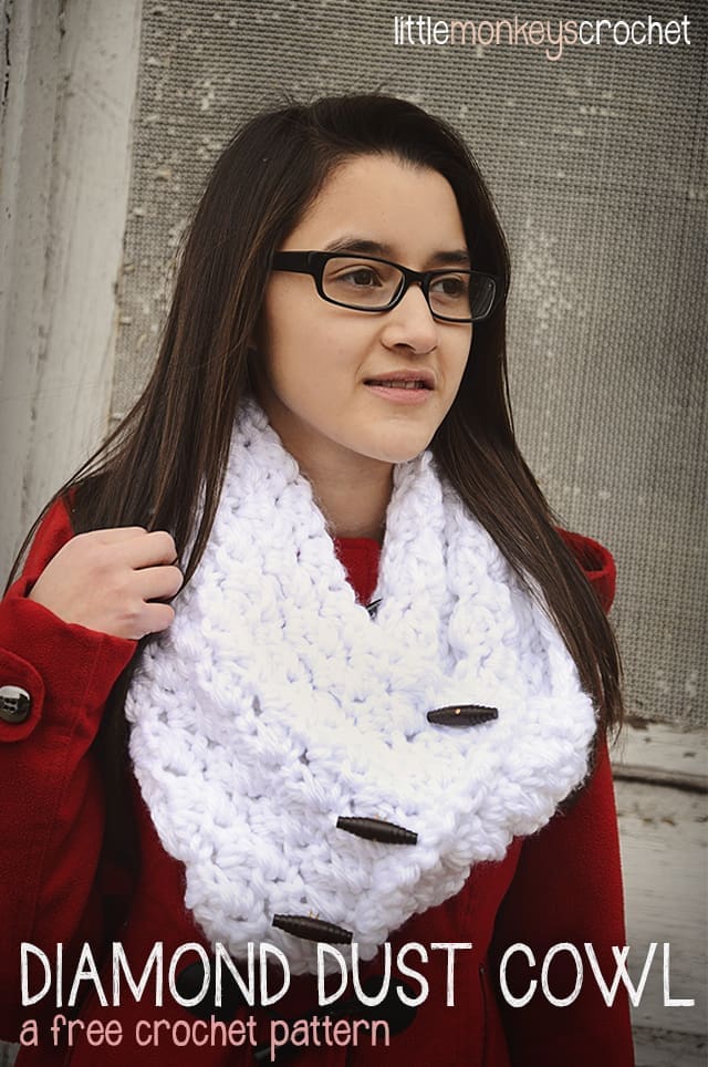 Diamond Dust Cowl | a free crochet pattern by Little Monkeys Crochet