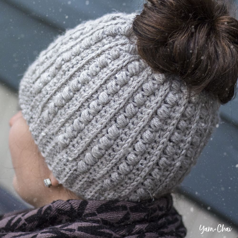 malia-messy-bun-beanie-yarn-chai-blog